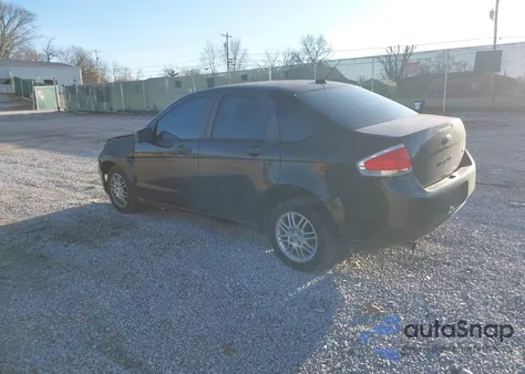2010 Ford Focus Se z USA, uszkodzony, nr VIN 1FAHP3FN1AW168947